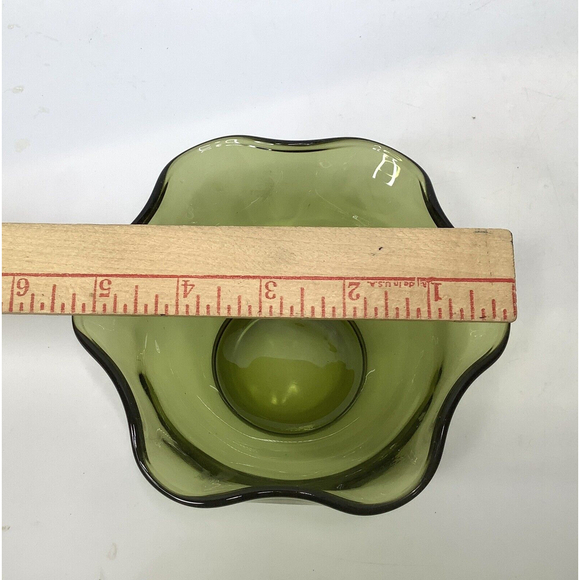 VINTAGE Avocado Green Wavy Ruffled Glass Bowl Anchor Hocking? size 5" x 2.5" - Picture 10 of 12